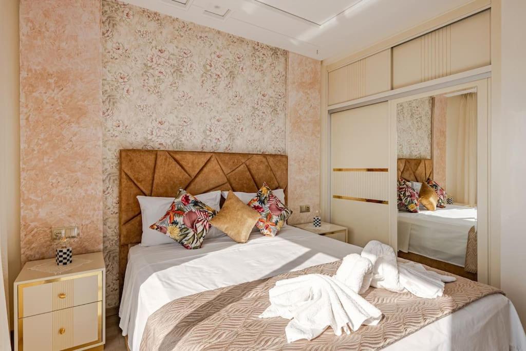 Appartamento Royale Duplexe Pleine Centre Tanger Esterno foto