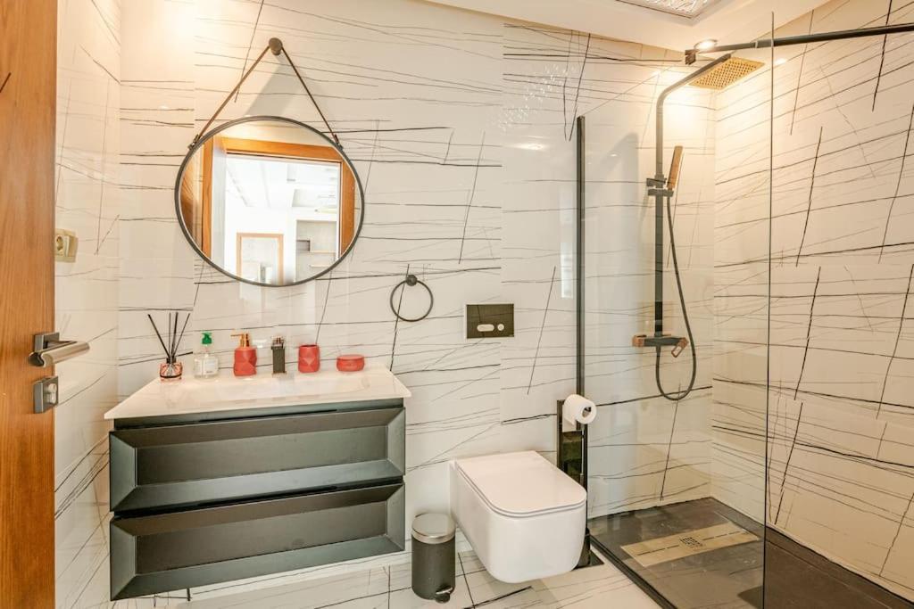 Appartamento Royale Duplexe Pleine Centre Tanger Esterno foto