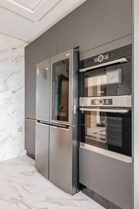 Appartamento Royale Duplexe Pleine Centre Tanger Esterno foto