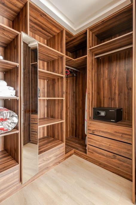 Appartamento Royale Duplexe Pleine Centre Tanger Esterno foto