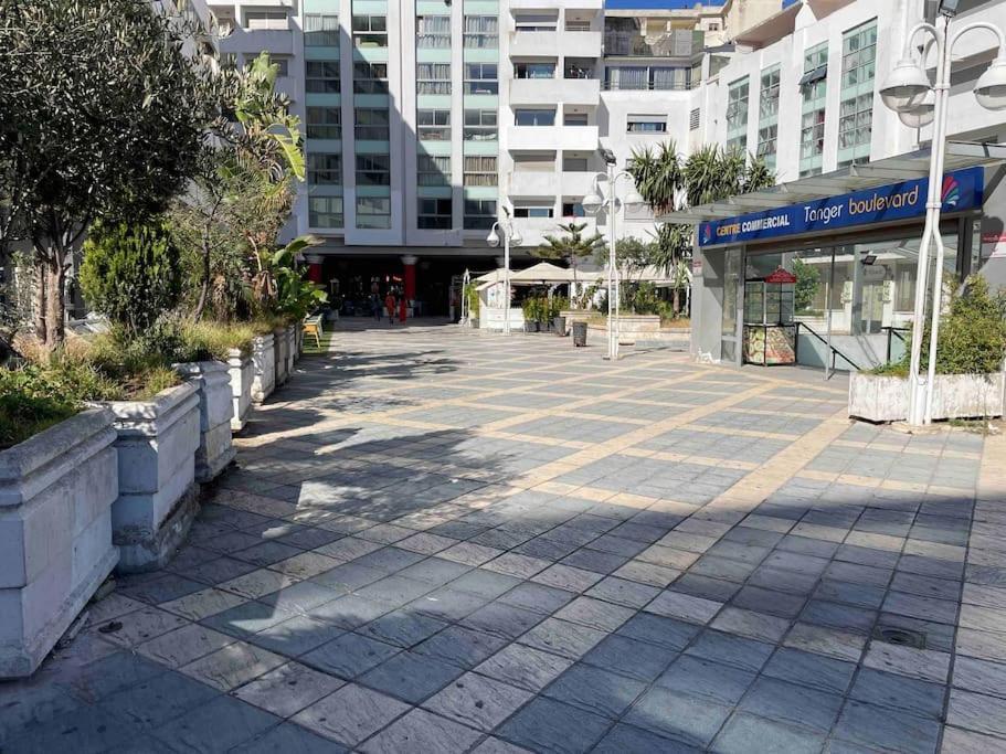 Appartamento Royale Duplexe Pleine Centre Tanger Esterno foto