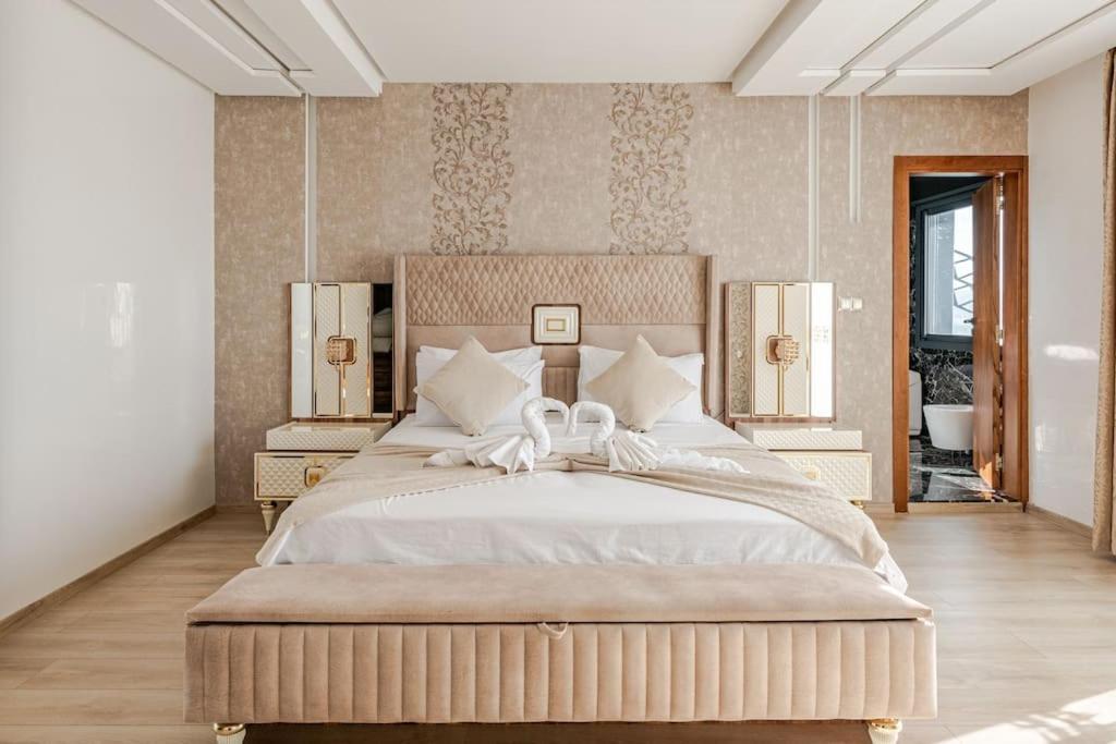 Appartamento Royale Duplexe Pleine Centre Tanger Esterno foto