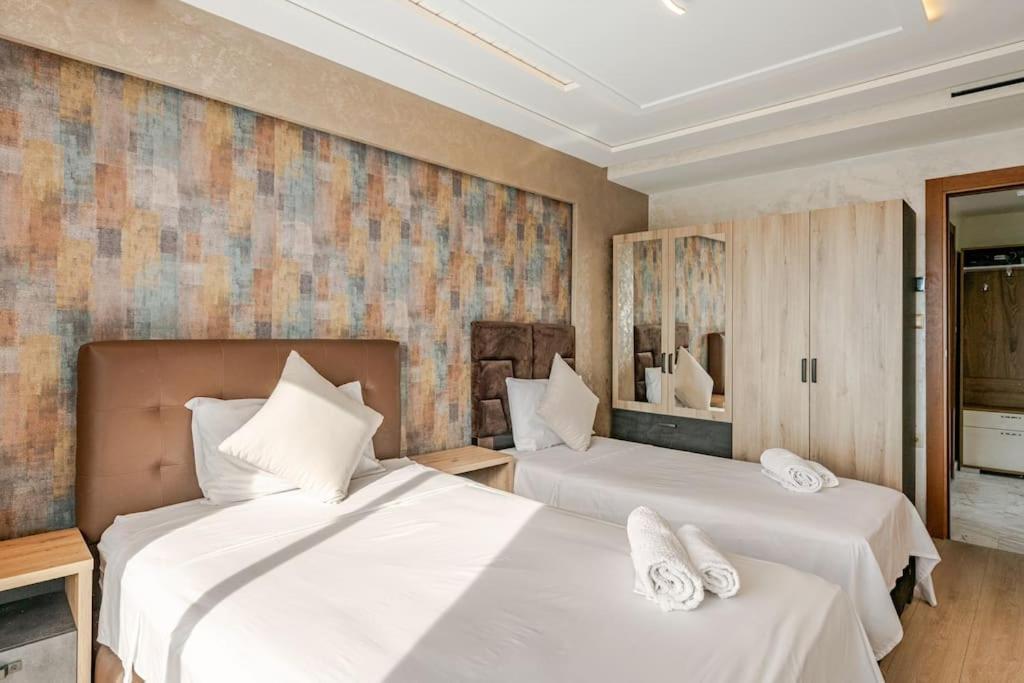 Appartamento Royale Duplexe Pleine Centre Tanger Esterno foto