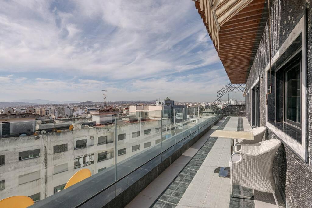Appartamento Royale Duplexe Pleine Centre Tanger Esterno foto