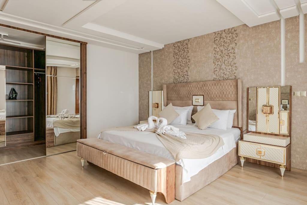 Appartamento Royale Duplexe Pleine Centre Tanger Esterno foto
