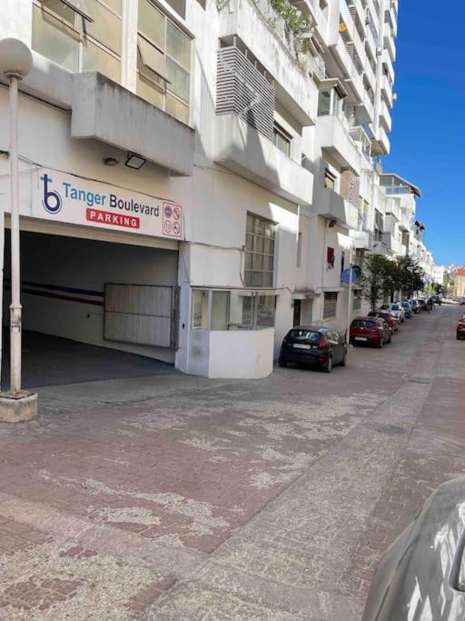 Appartamento Royale Duplexe Pleine Centre Tanger Esterno foto