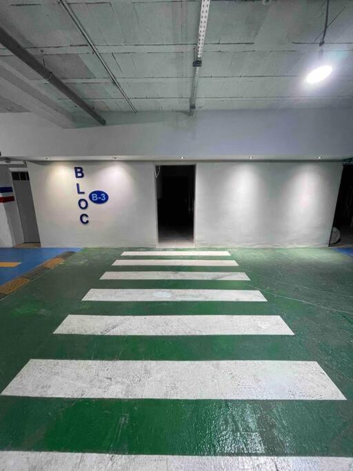 Appartamento Royale Duplexe Pleine Centre Tanger Esterno foto