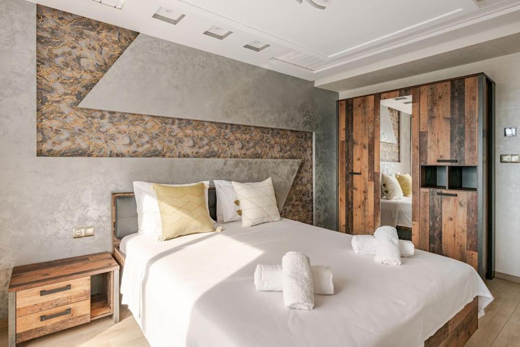 Appartamento Royale Duplexe Pleine Centre Tanger Esterno foto