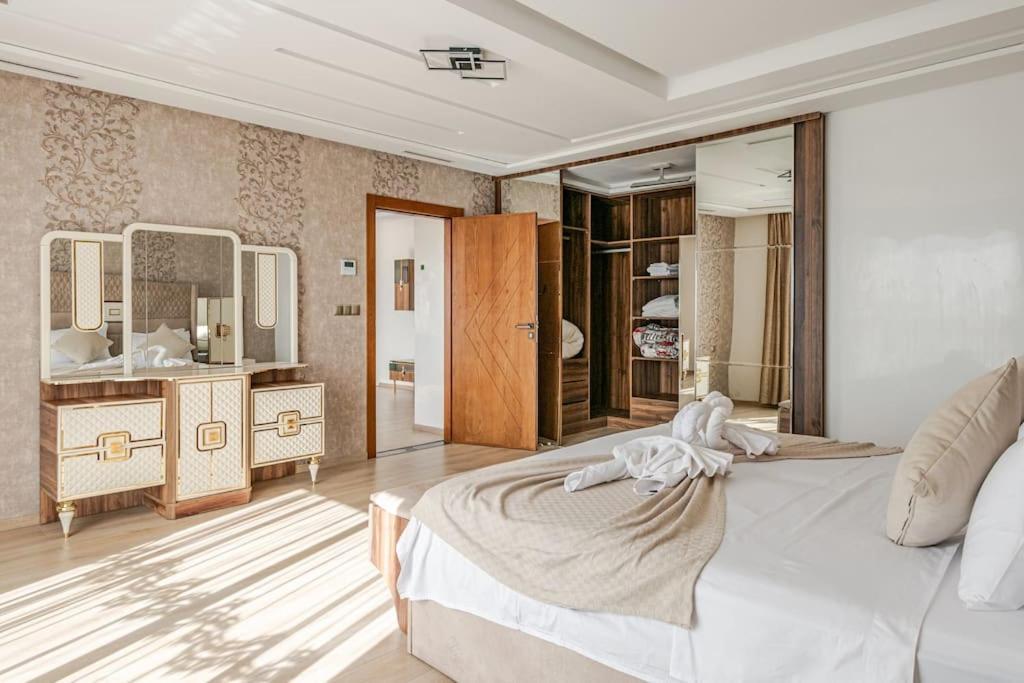 Appartamento Royale Duplexe Pleine Centre Tanger Esterno foto